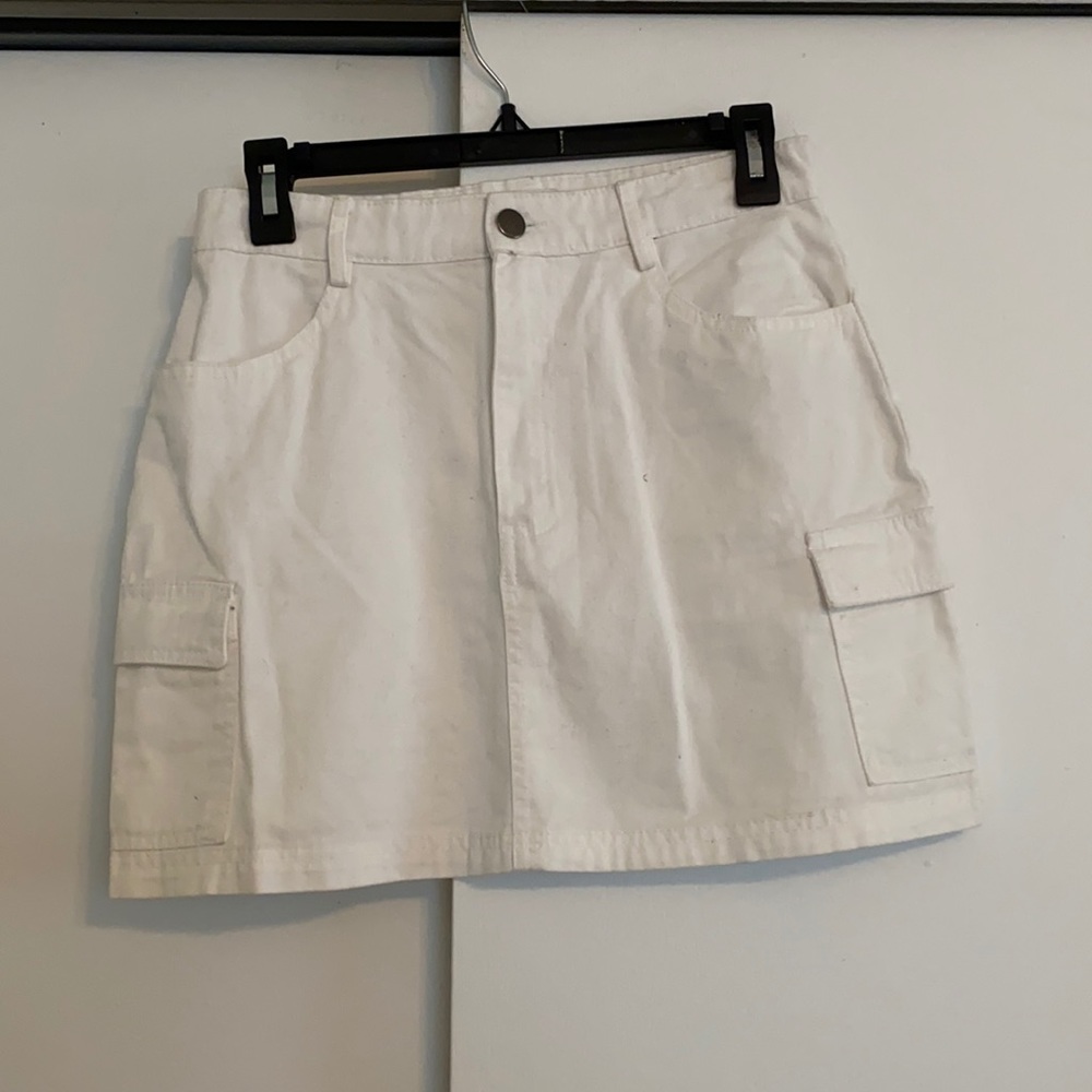 black denim skirt with pockets